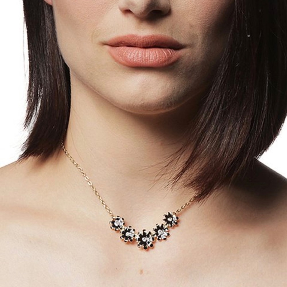 🌸Floral Austrian crystal necklace - Picture 2 of 2